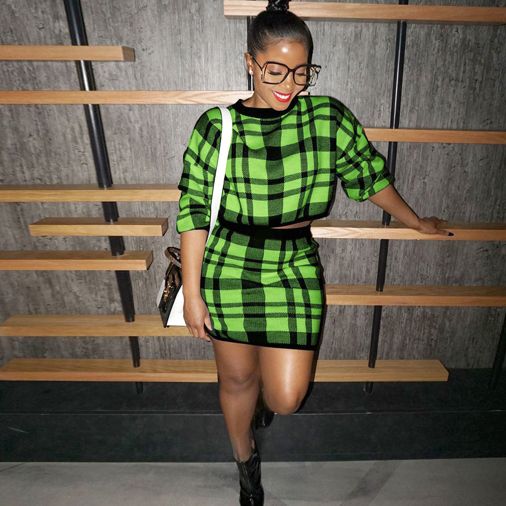 Short Sleeve Round Neck Plaid Thick Sweater Mini Skirt Suit